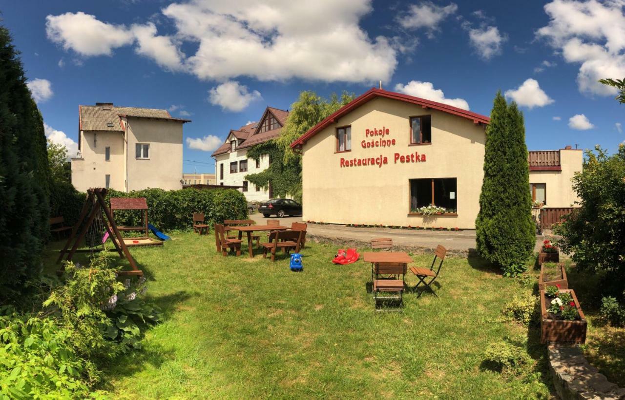 Pokoje Goscinne & Restauracja Pestka Choczewo Exterior photo